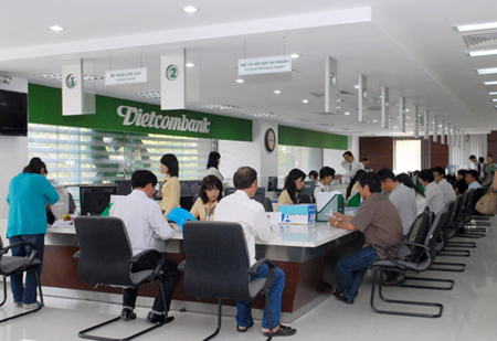 Vietcombank boosts market on announcement of share issuance