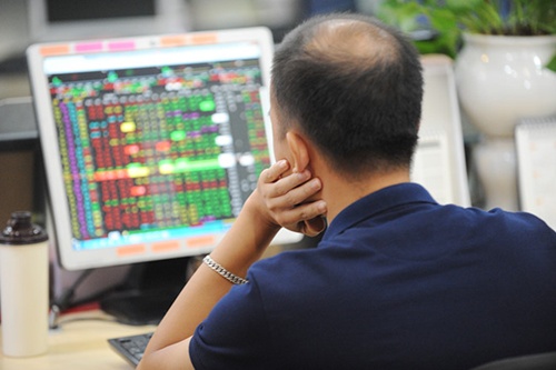 VN shares slump after three-day rise
