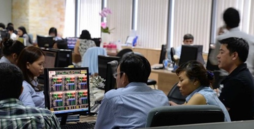 VN shares decline after two-day rise
