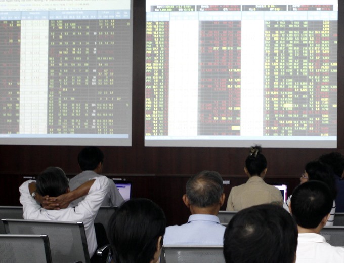 Shares dip on foreign offloading