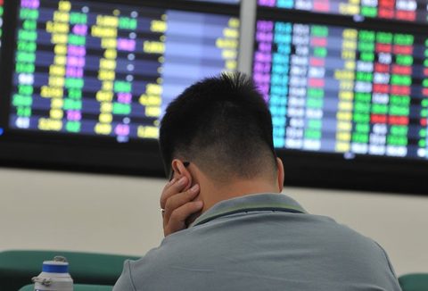 Stocks down on heavy foreign selling