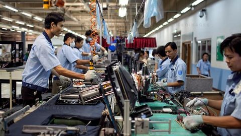 Industrial production maintains steady growth