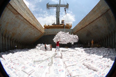 VN earns $2.2b from rice export this year