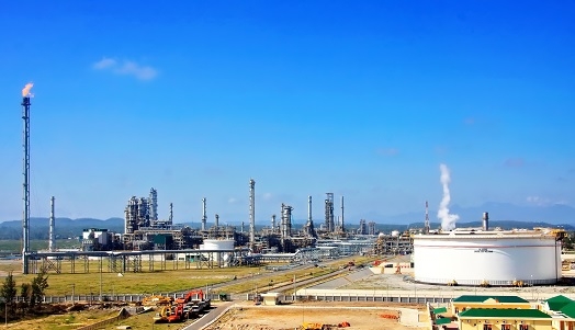 Stricter fuel standards cause headache to major oil refineries