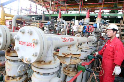 Citing growth, NA mulls oil output boost