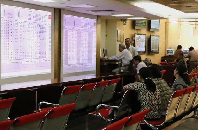 Bank stocks sustain market growth