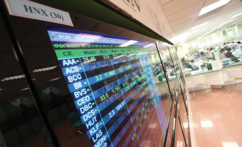 Markets continue upward trend as blue chips gain