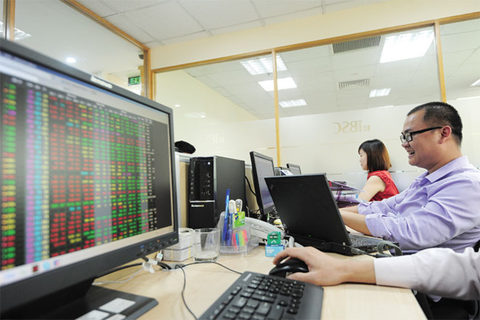 Stocks plunge, gold rises on Korean peninsula tension