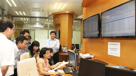 VN-Index hits new 10-year high on investor optimism