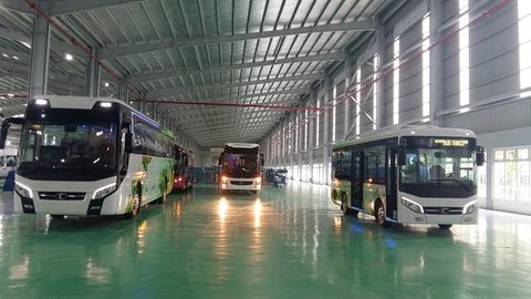 Factory rolls out first made in Viet Nam buses