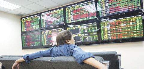 Shares fall on selling pressure