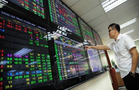 Trade news dampens local stocks
