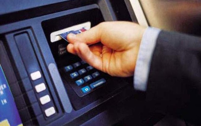 Cash withdrawal limit in foreign countries set at VND30 million