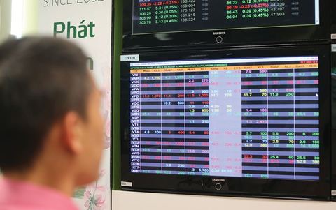 Shares mixed in morning trading