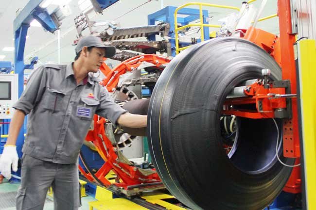 Vietnam reports trade surplus for third consecutive year