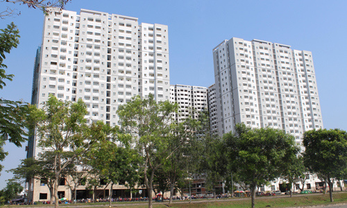 Rent, don’t buy homes: former official advises Vietnamese youth