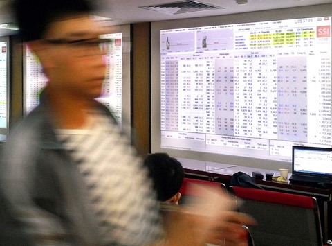 Financial stocks lift market for a second day