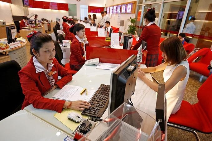 Vietnam banks go on enormous hiring drive