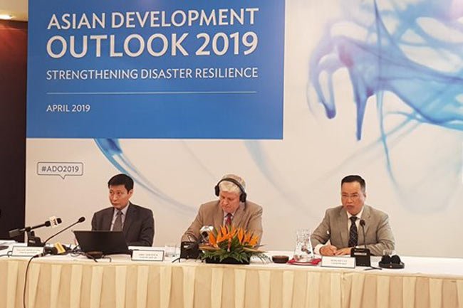 Vietnam’s economy to slow down but remain strong