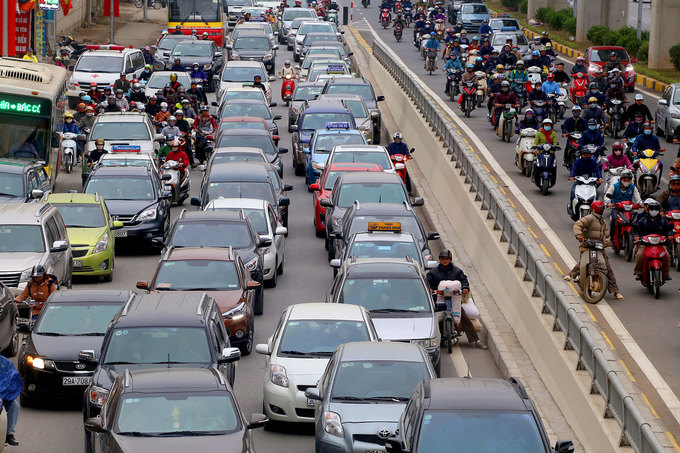 Vietnamese buy more cars, fewer bikes in Q1