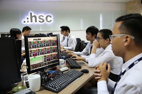 Poor sentiment weighs on VN stocks