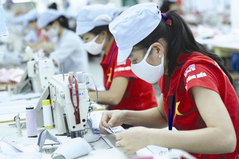 Industry has important role to overcome middle income trap in VN