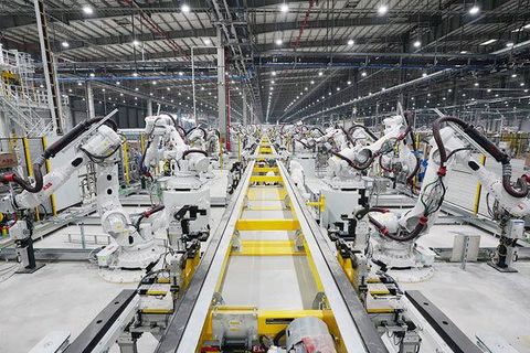 Automobile industry develops but local part supply remains low, says MoIT