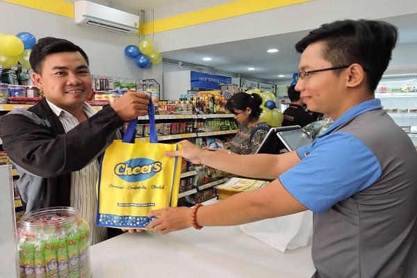 Retailers rush to expand convenience store chains
