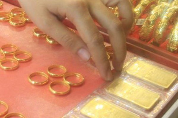 Domestic gold approaches VND40m again 
