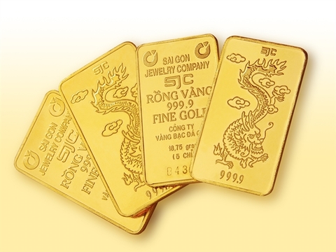 Local gold price hits seven-year peak amid trade tensions