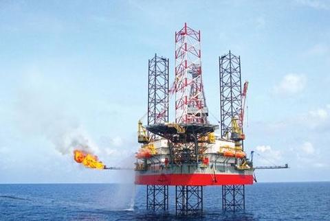 VN stocks up on rising oil prices