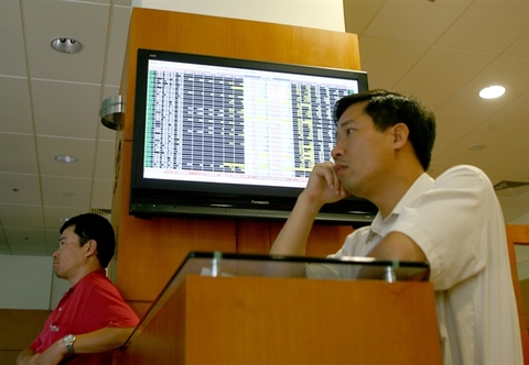 Shares decline after holiday due to investors' vigilance