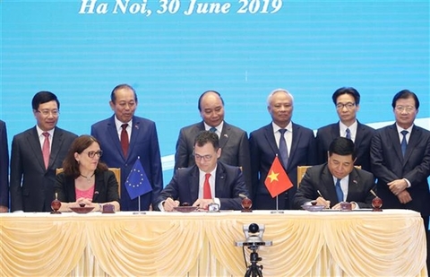 Trade, investment protection deals between EU and VN signed, starting 'new chapter'