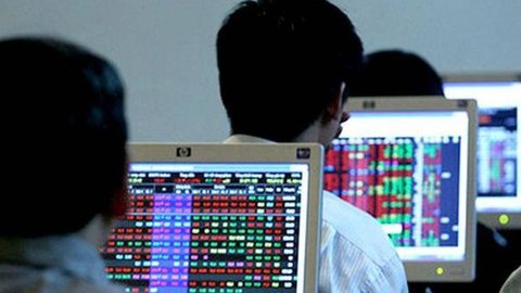 VN-Index recovers as large-caps gain ground