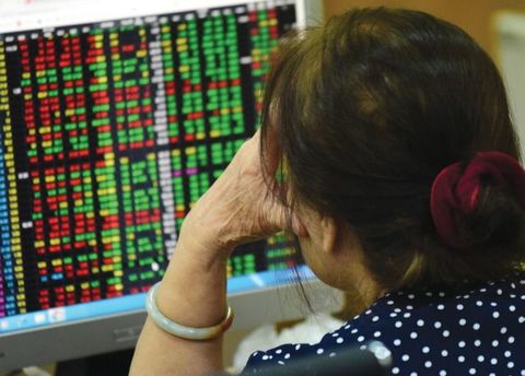 VN stocks recover, market confidence remains poor