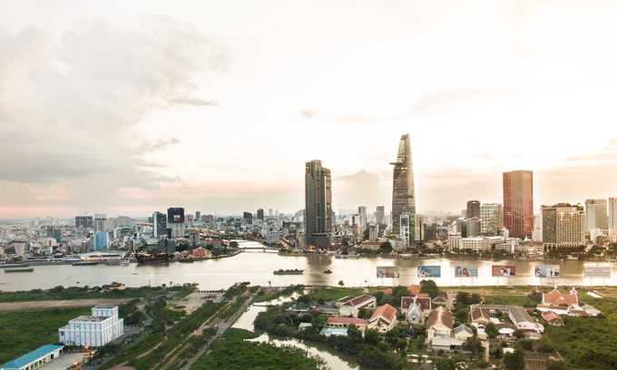 Real estate agents quit in droves as HCMC market decelerates
