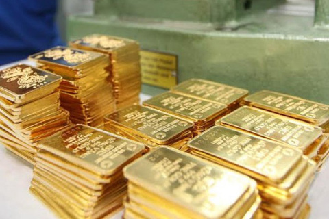 Gold prices slide but further growth expected