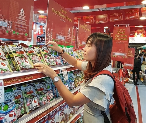 Vietnamese products to join forces with large retailers, e-commerce platforms