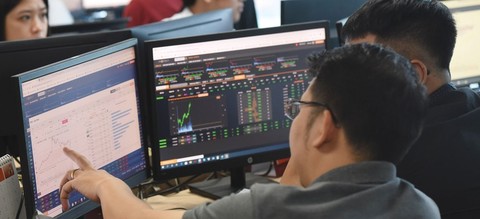 Securities sector pushes shares up