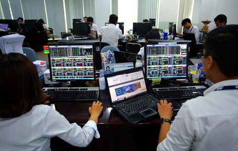 VN stocks increase as retail, banking and brokerage industries up