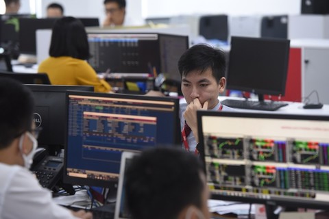 VN-Index at one-year high of 1,000 points