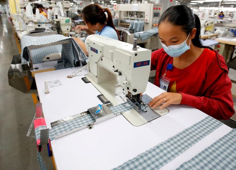 Vietnam Nov trade surplus plunges to $600 mln, industrial output rises 9.2%