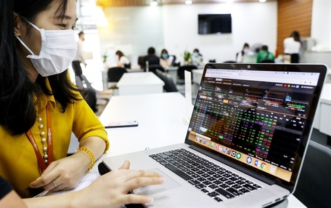 Big stocks keep falling, VN-Index loses nearly 71 points