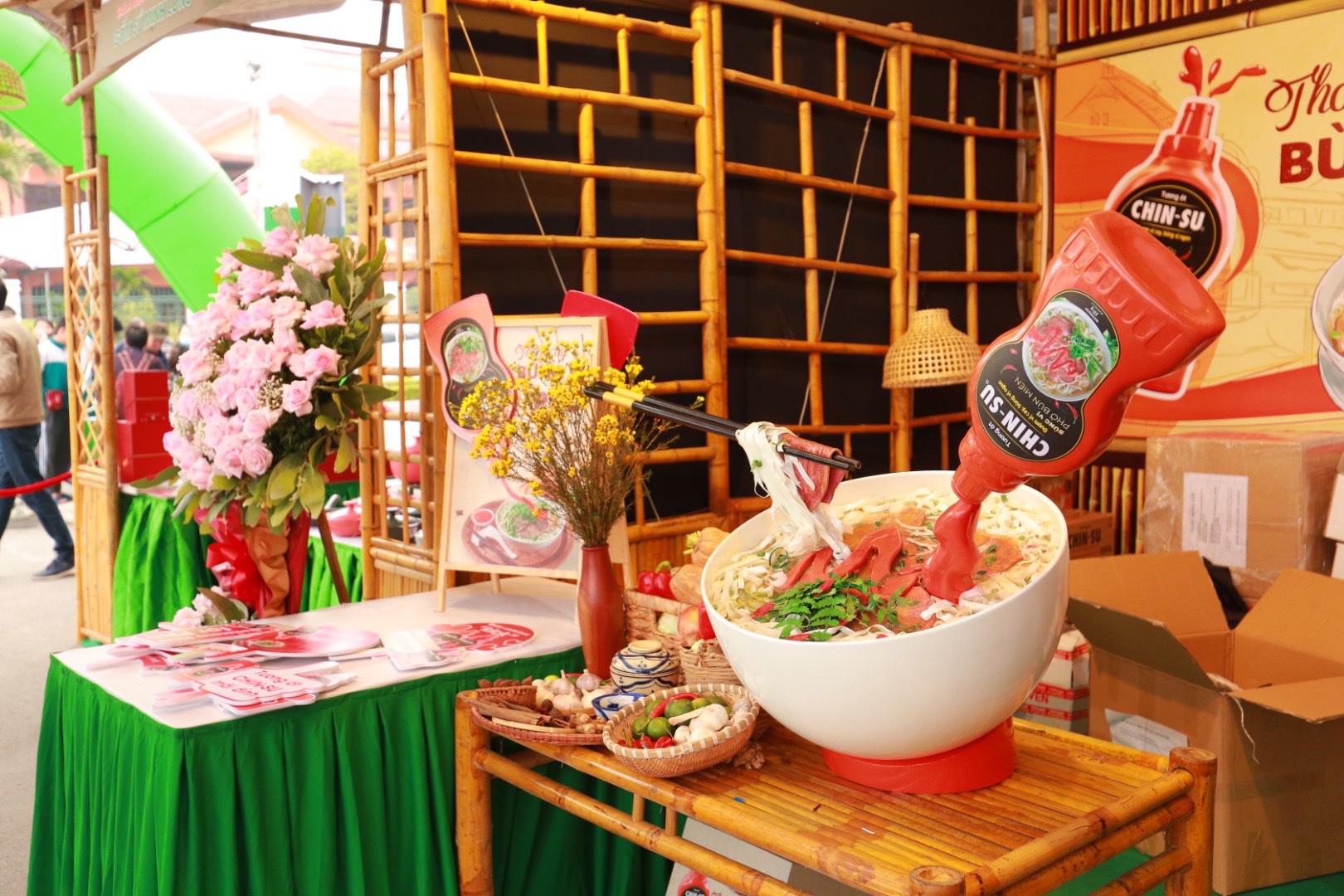 International and domestic food lovers enjoy pho with CHIN-SU chili sauce