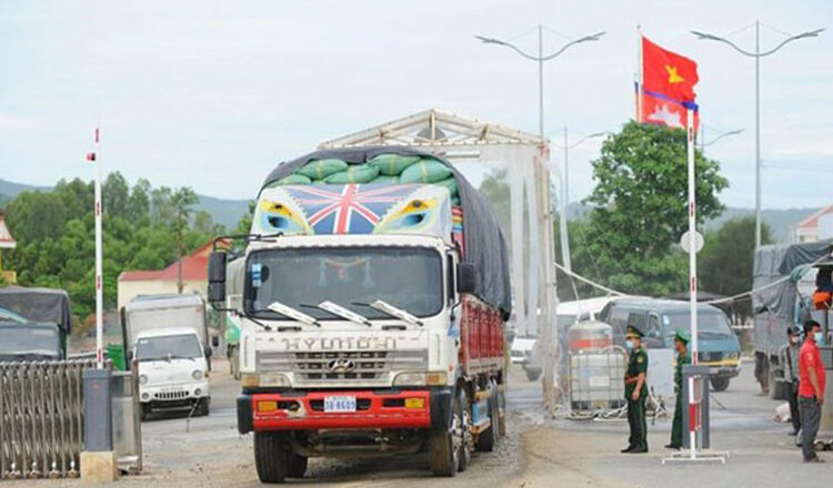 Cambodia-Vietnam $20B trade target ‘achievable’, experts say